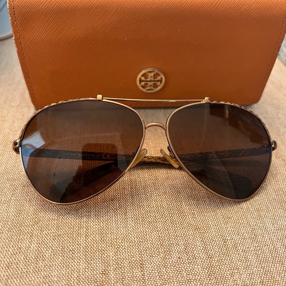 Tory Burch Accessories - Tory Burch sunglasses  TY6021Q